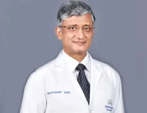 الدكتور-براشانت-غارغ---استشاري-طب-العيون-في-حيدر-أباد،-الهند.