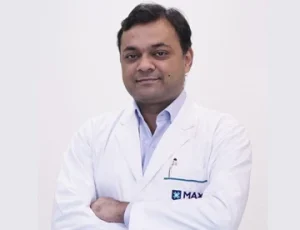 الدكتور-فيفيك-غارغ---أخصائي-طب-العيون-في-مستشفى-بي-إل-كيه-ماكس-في-نيودلهي،-الهند